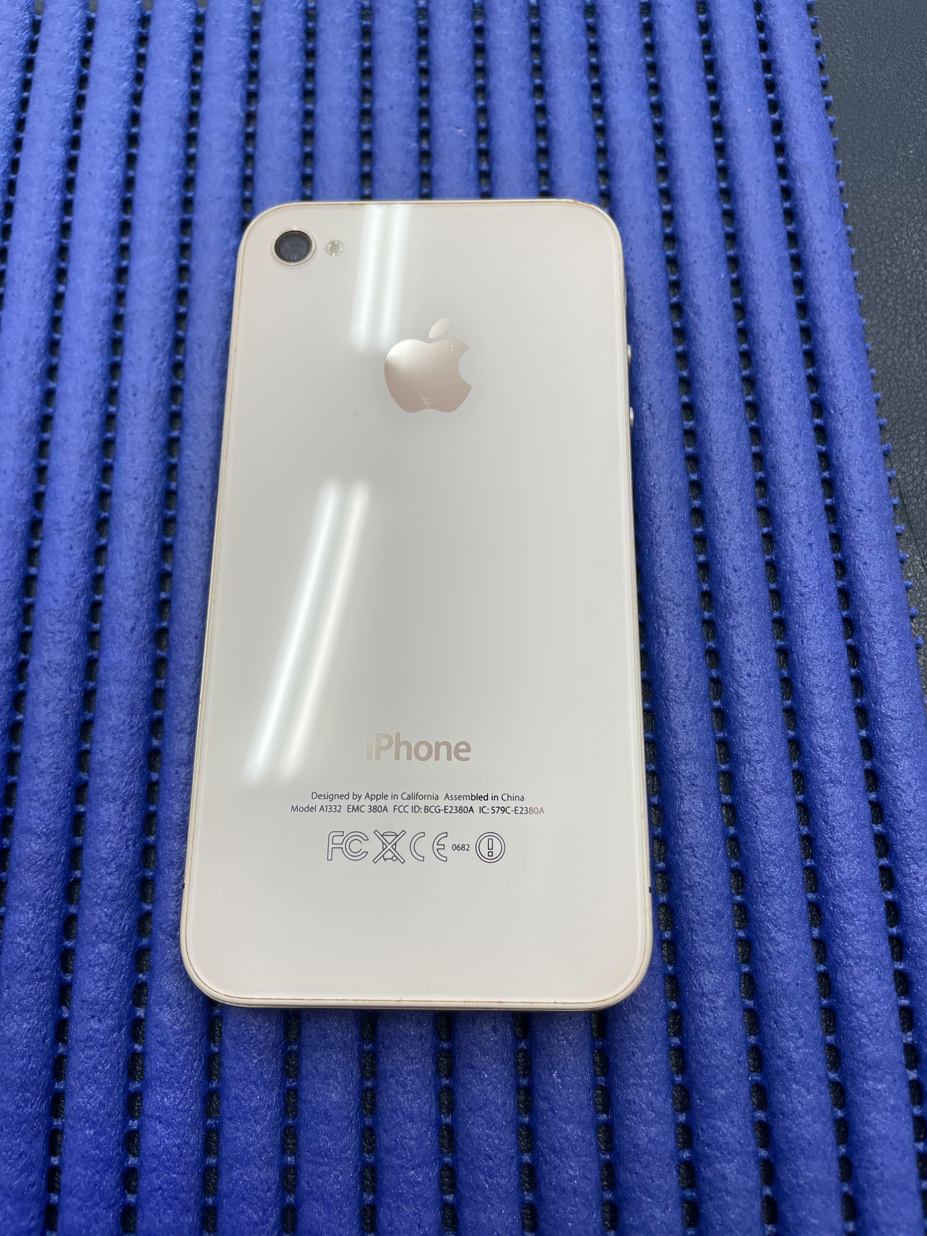 豊川市でiPhone 4の起動不良修理】電源が入らない症状をバッテリー交換